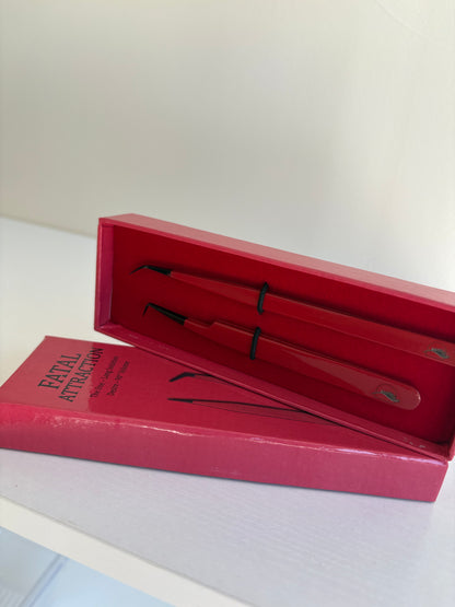 Fatal Attraction Tweezer Set